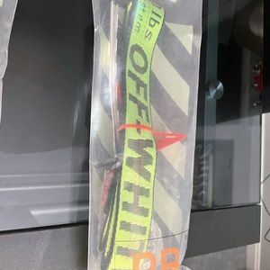 Classic Industrial Belt
OFF-WHITE